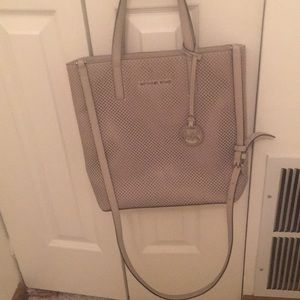 Beautiful Michael Kors cross body purse